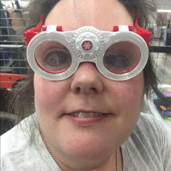 Meet your Posher, Beth - Picture 2 of 5